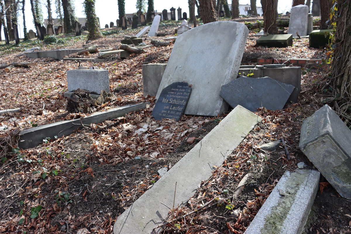 jewish cemeteries Mikołów